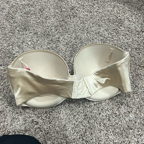 Strapless Bra - Picture 2 of 3